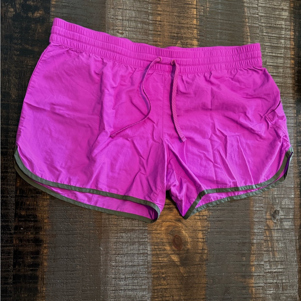 🎀 Women’s Athletic Shorts Columbia Brand Fushia and Gray Color Size Large